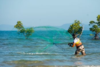 cast net fishing