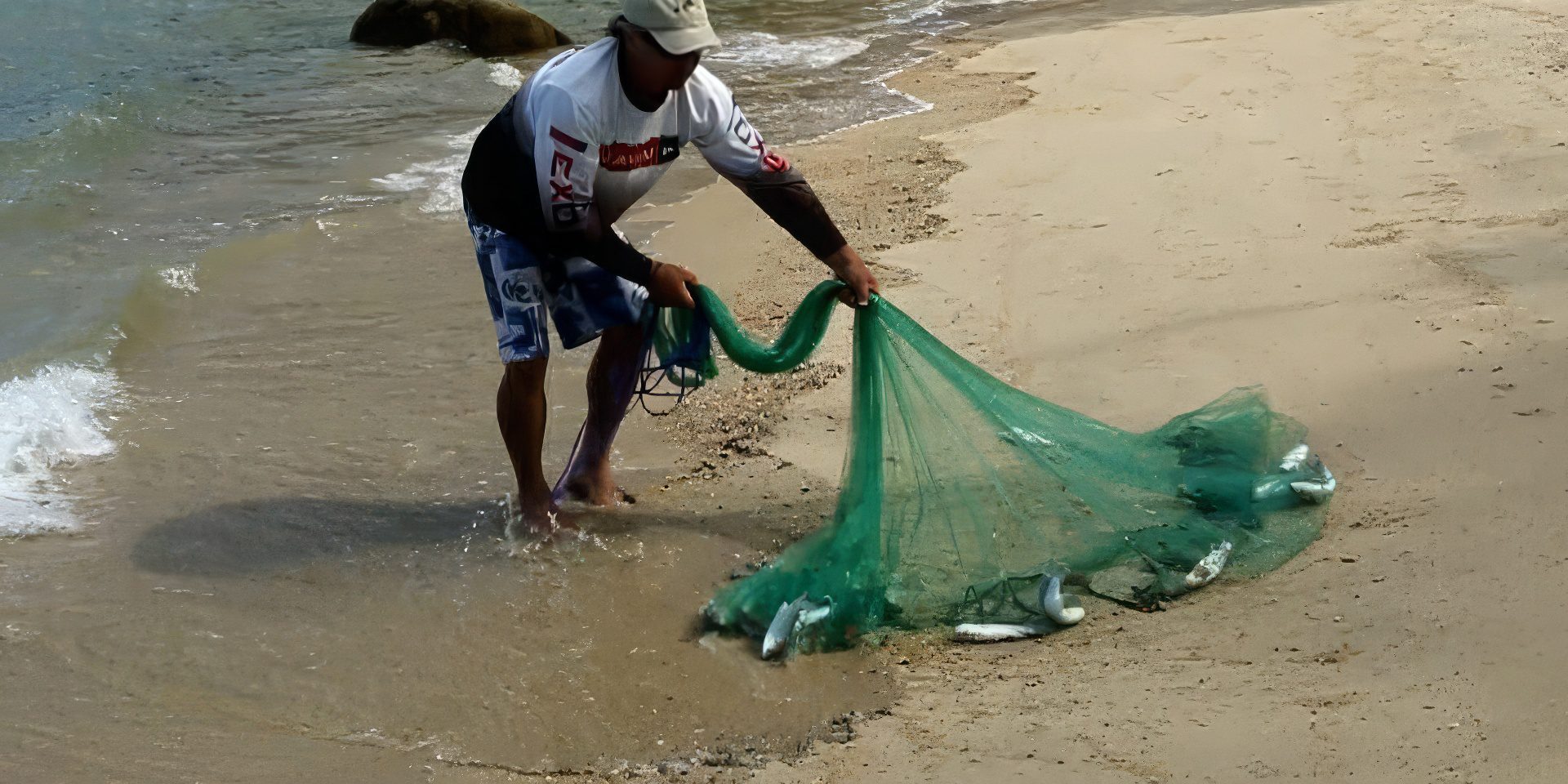New Experience of Cast Fishing Nets is Available for Tourists in
